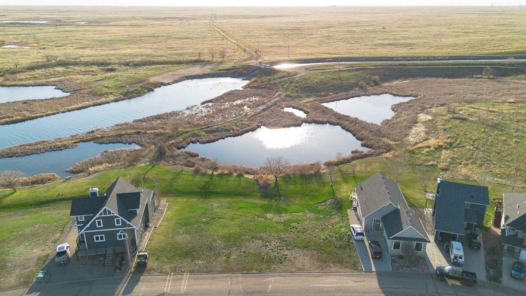 104 White Pelican Way, Lake Newell Resort, AB T1R 0X5