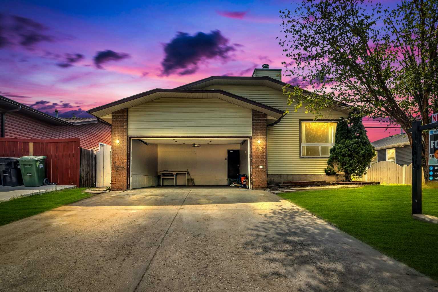 56 Castlefall Way NE, Calgary, AB T3J 1M7