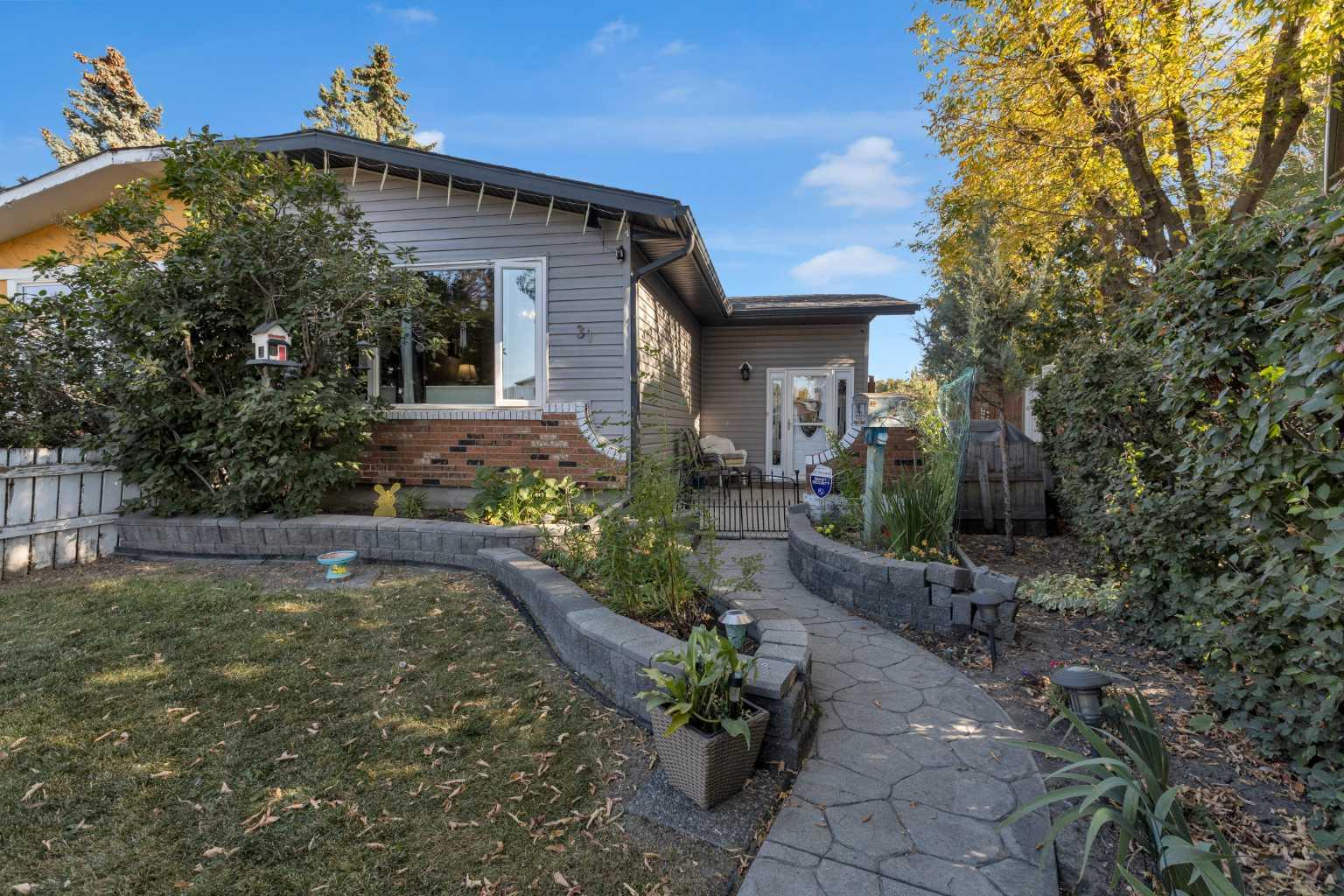 31 Rundlelawn Ct NE, Calgary, AB T1Y 3H3