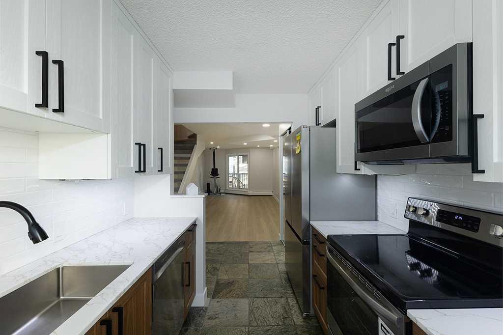2400 15 Street Sw Unit 18, Calgary, AB T2T 5S3