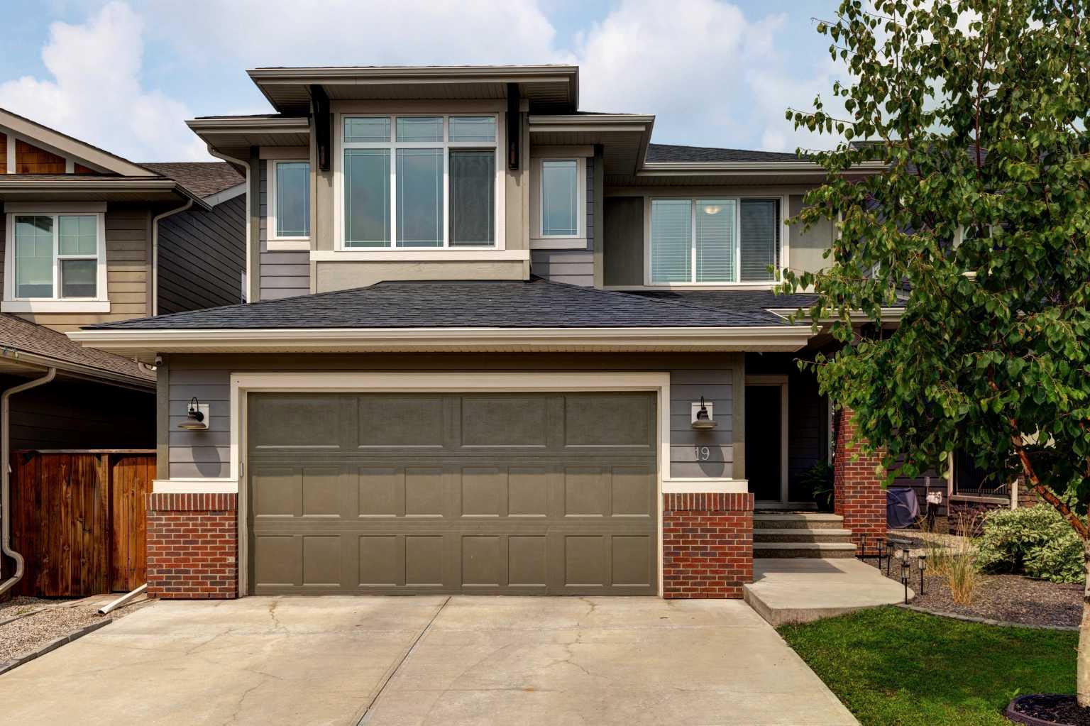 19 Cranbrook Cres SE, Calgary, AB T3M 2C3