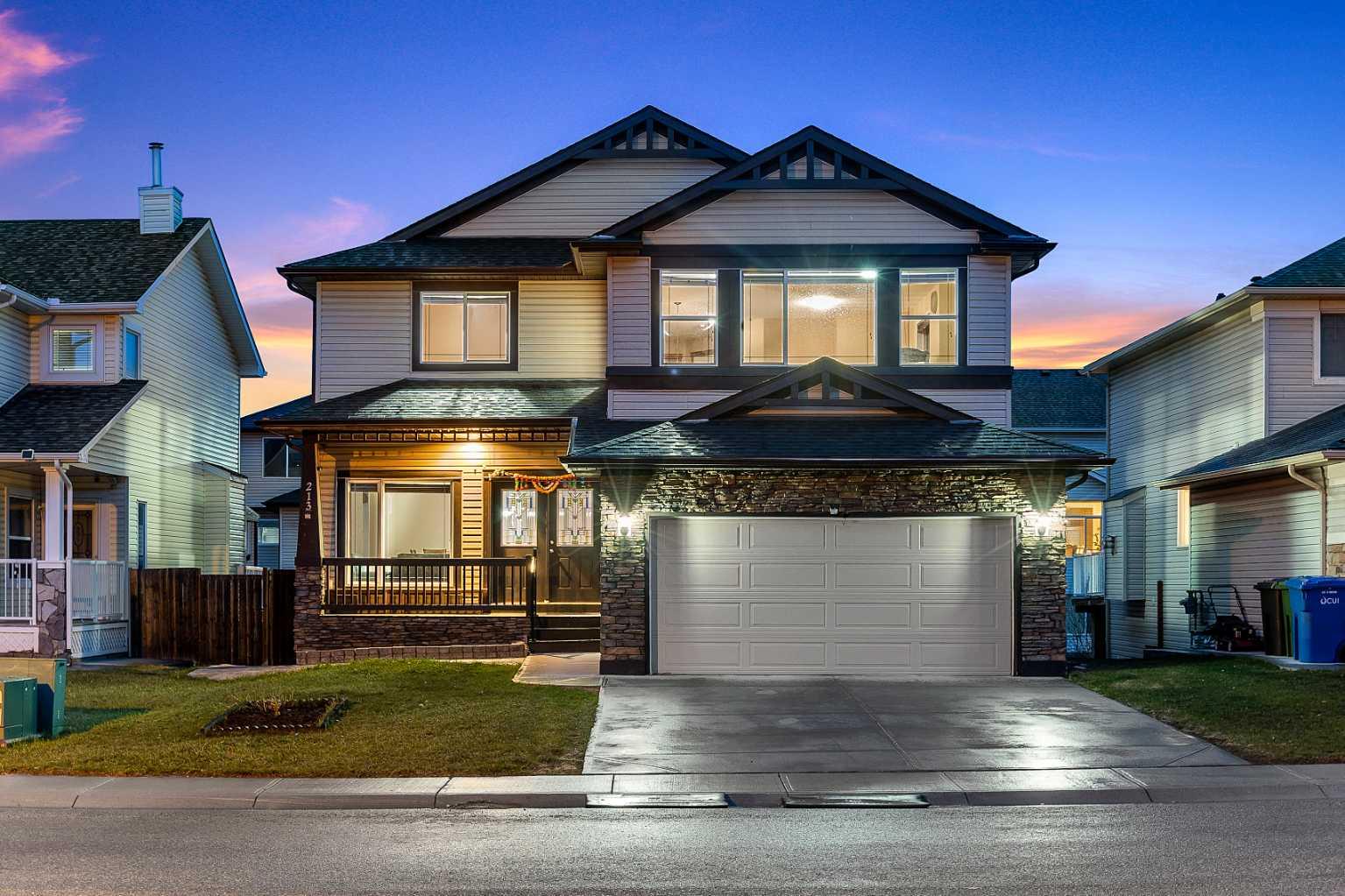213 Hawkmere Close, Chestermere, AB T1X 0C1
