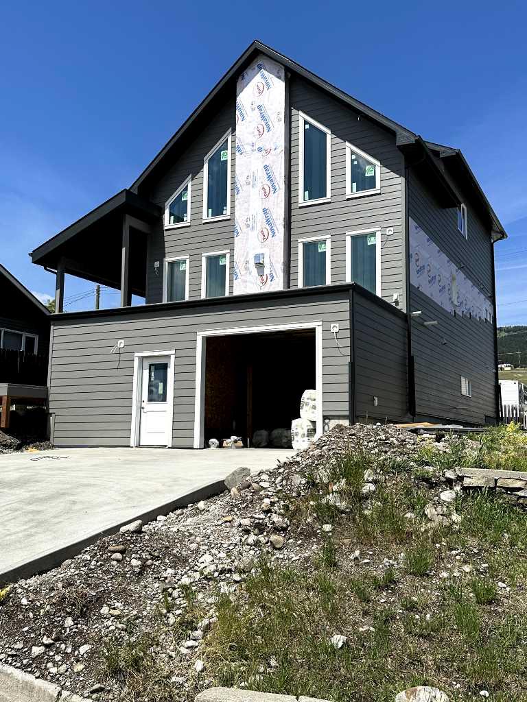 18 Avenue Unit 8305, Coleman, AB T0K 0M0