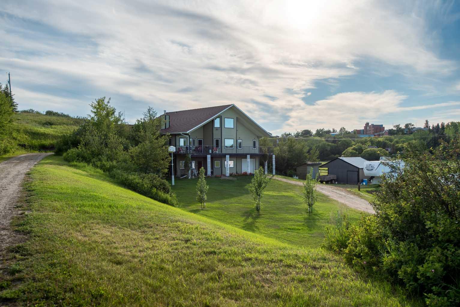 331056 A 234 Range, Rural Kneehill County, AB T0M 2C0