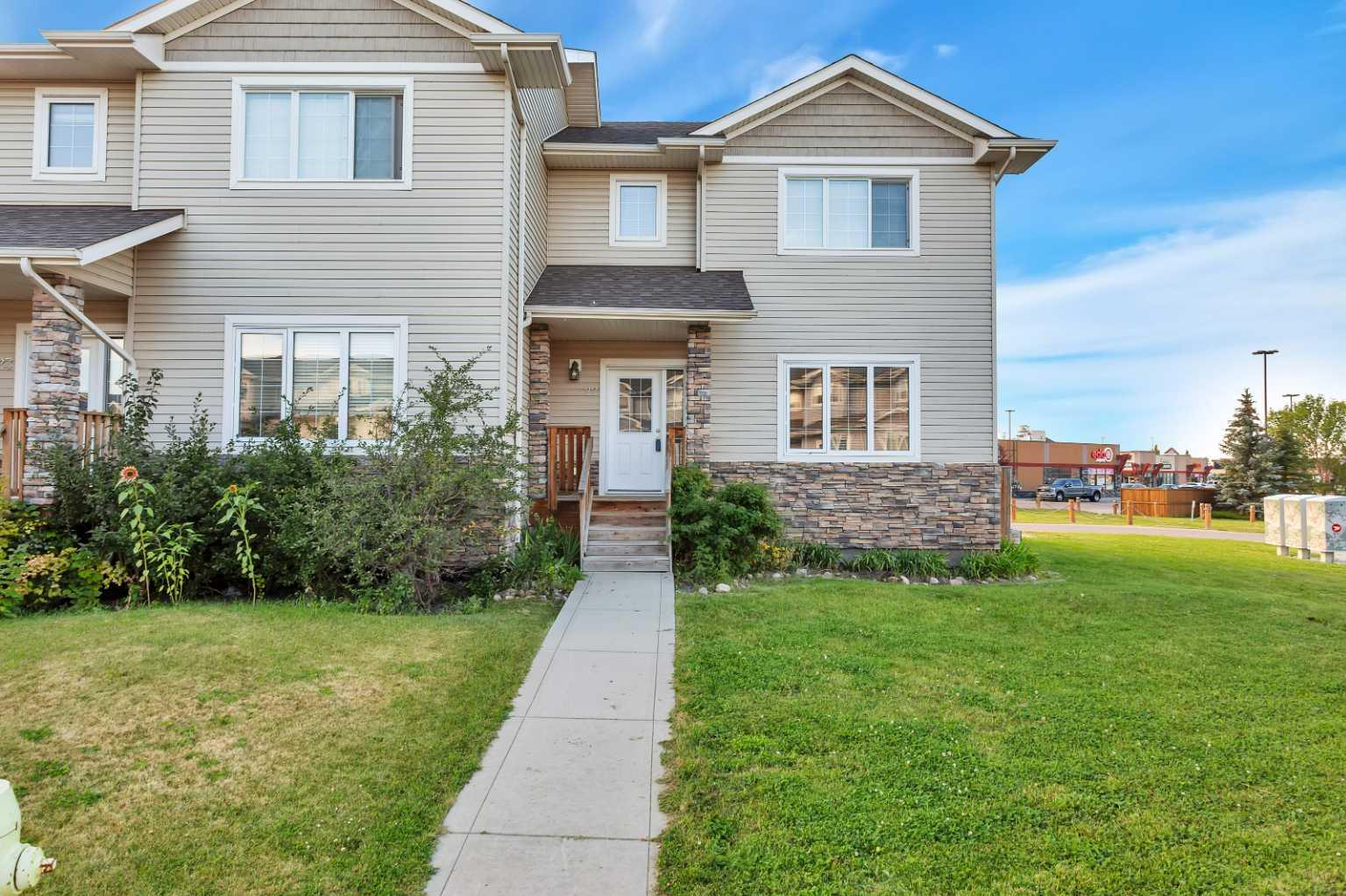 22 Ross Close, Sylvan Lake, AB T4S 0G3