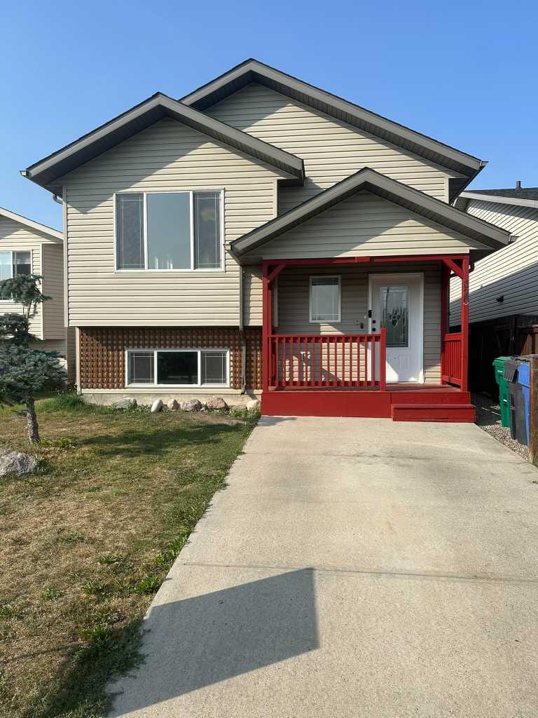 320 Tartan Cir W, Lethbridge, AB T1J 0Z1