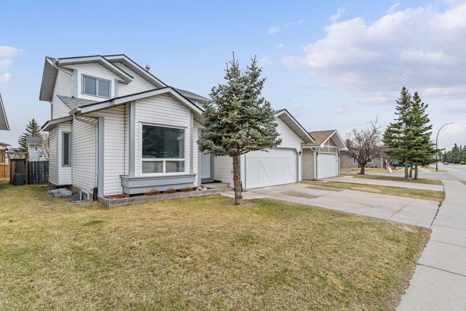 395 Millrise Dr SW, Calgary, AB T2Y 2C7