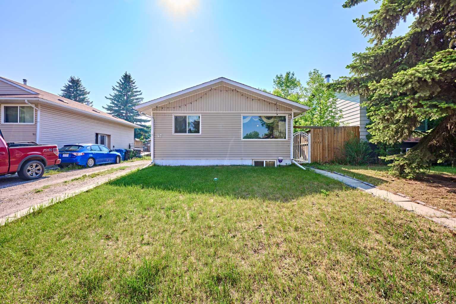47 Doverglen Cres SE, Calgary, AB T2B 2S2