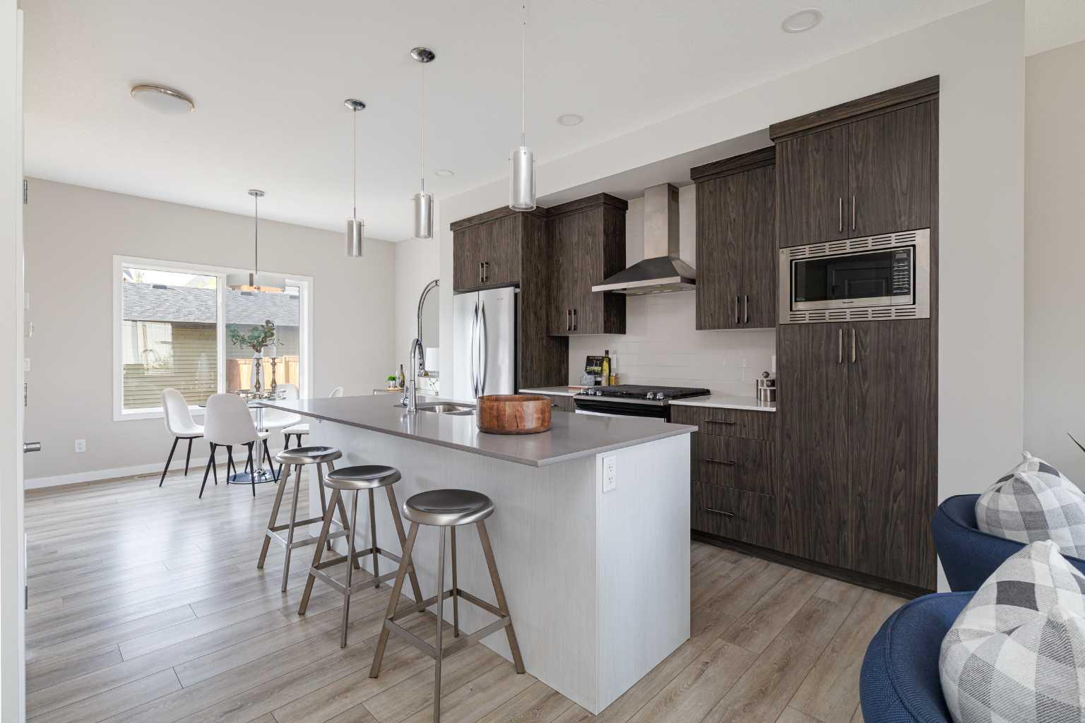25 Sunrise Way, Cochrane, AB T4C 0C8