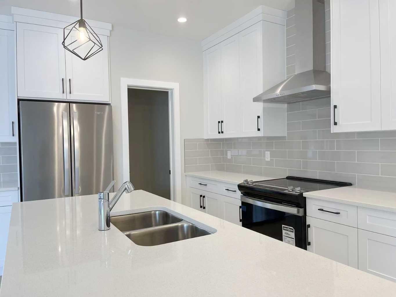 101 Treeline Mnr SW, Calgary, AB T2Y 0S3