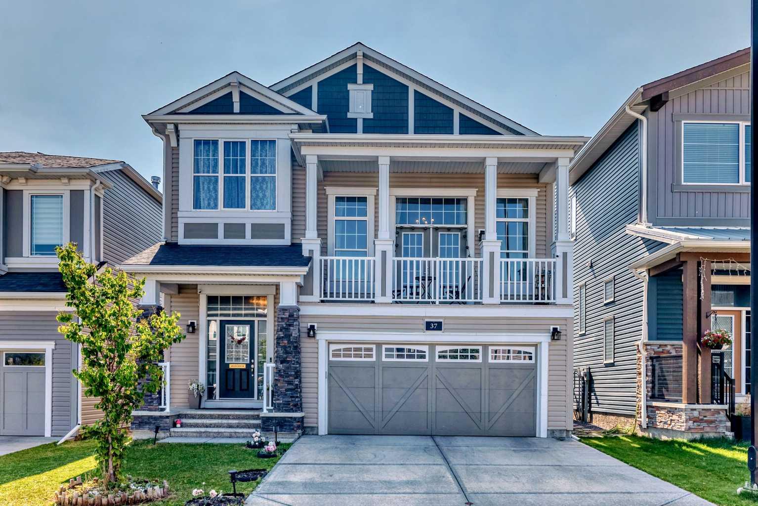37 Carrington Cir NW, Calgary, AB T3P 0Y6