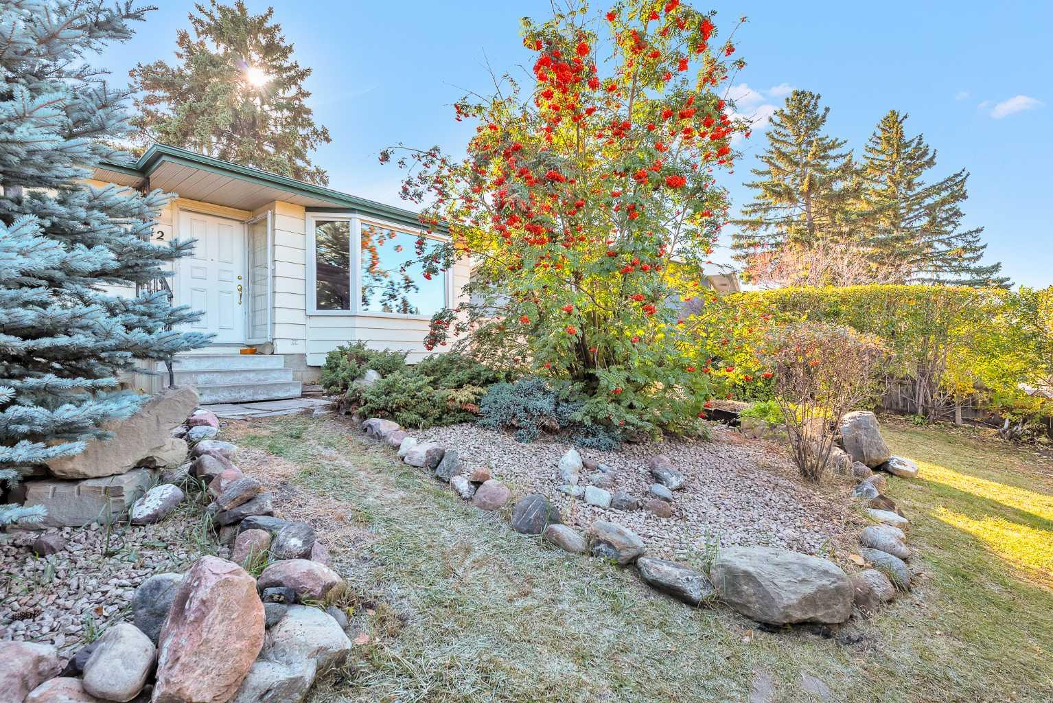 212 Dovercrest Pl SE, Calgary, AB T2B 1Y5