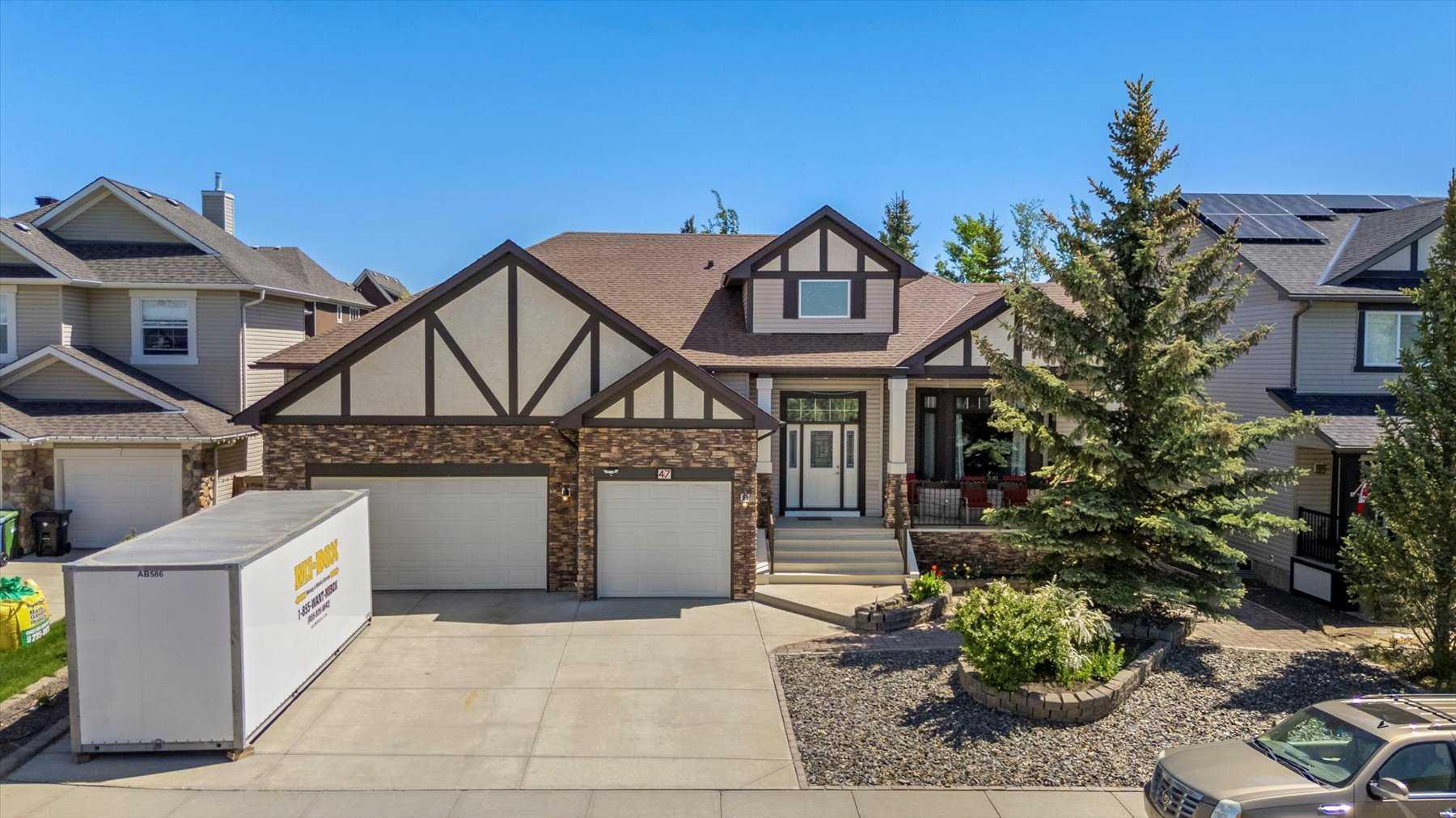 47 Rockywood Cir NW, Calgary, AB T3G 5W2