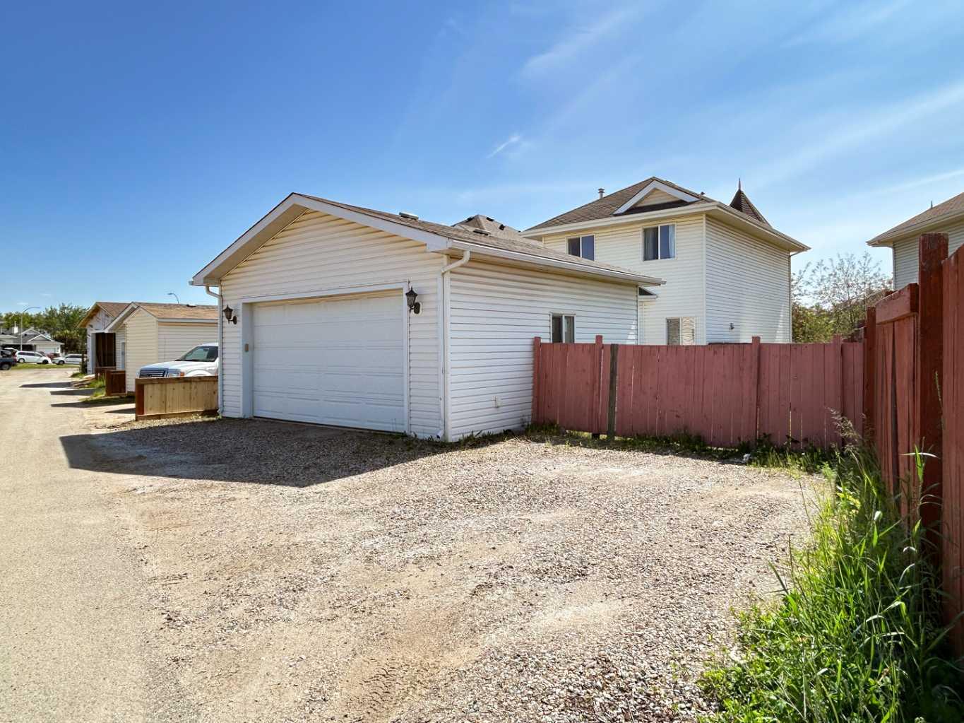 245 Pickles Cres, Fort Mcmurray, AB T9K 2T6