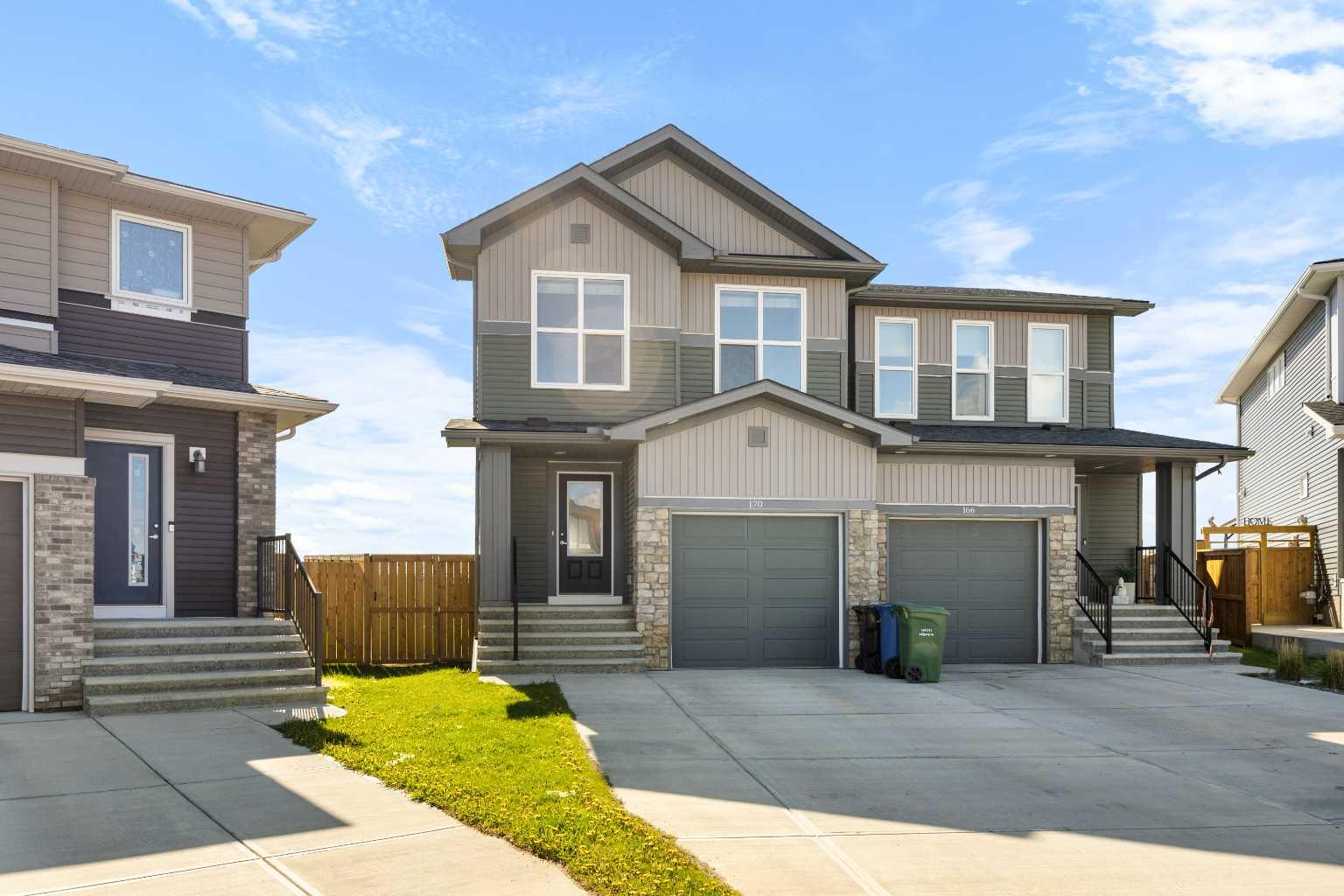 170 Carringvue Park NW, Calgary, AB T3P 1L1