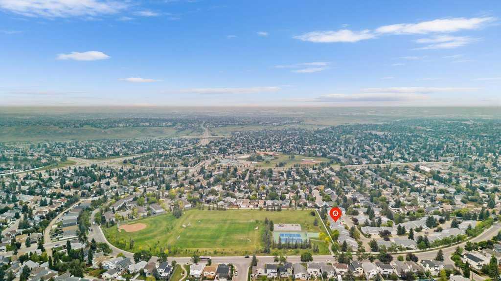 83 Macewan Park Hts NW, Calgary, AB T3K 3W6