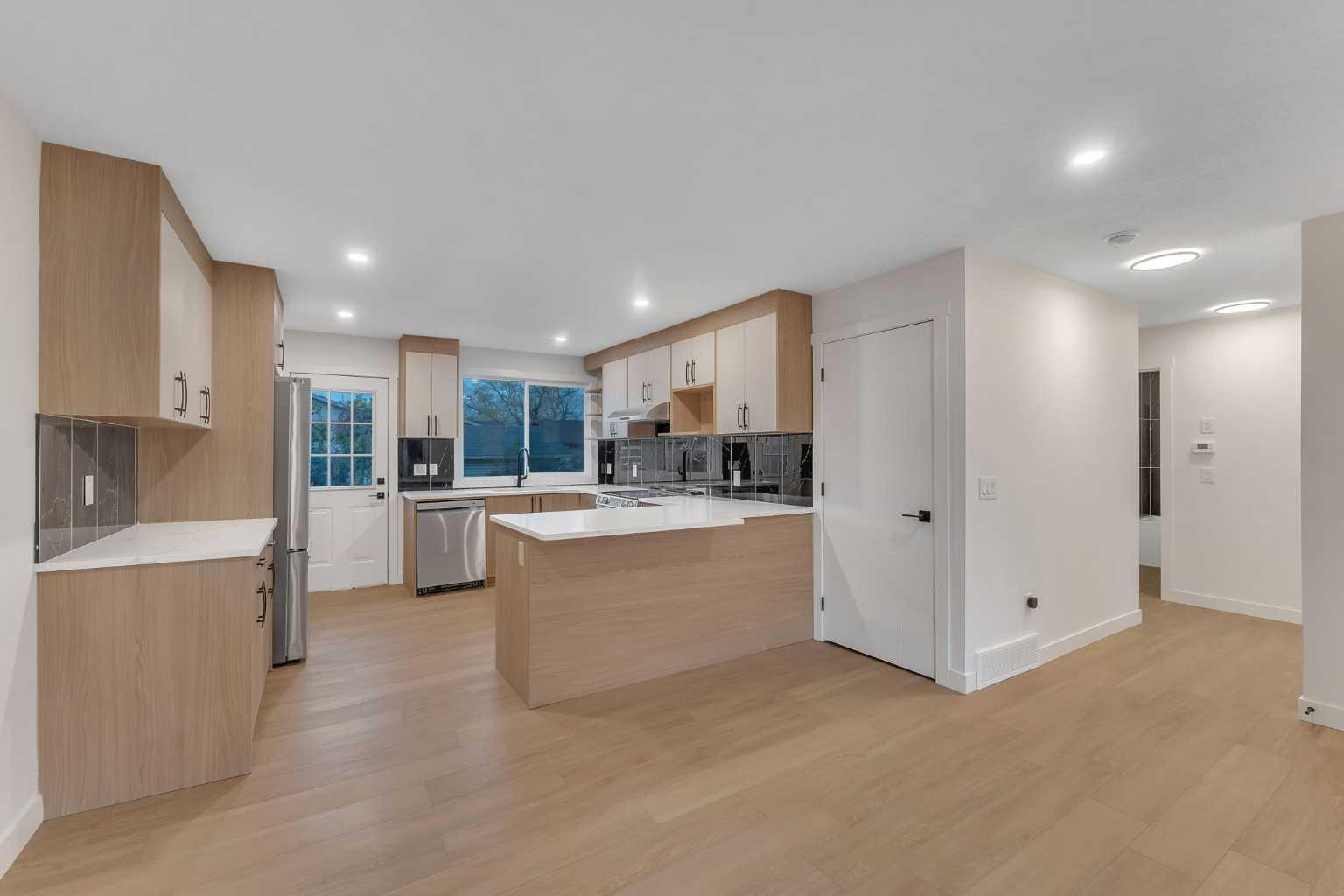 352 Lysander Pl SE, Calgary, AB T2C 1M1