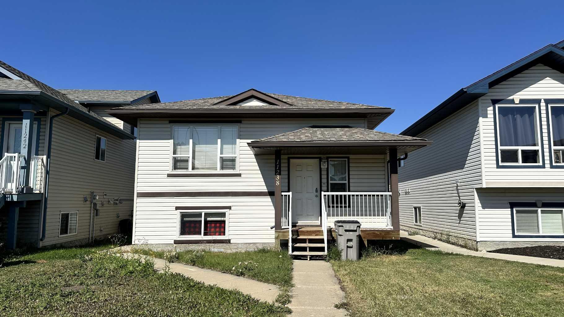 11238 75 Avenue #b, Grande Prairie, AB T8W 0C5