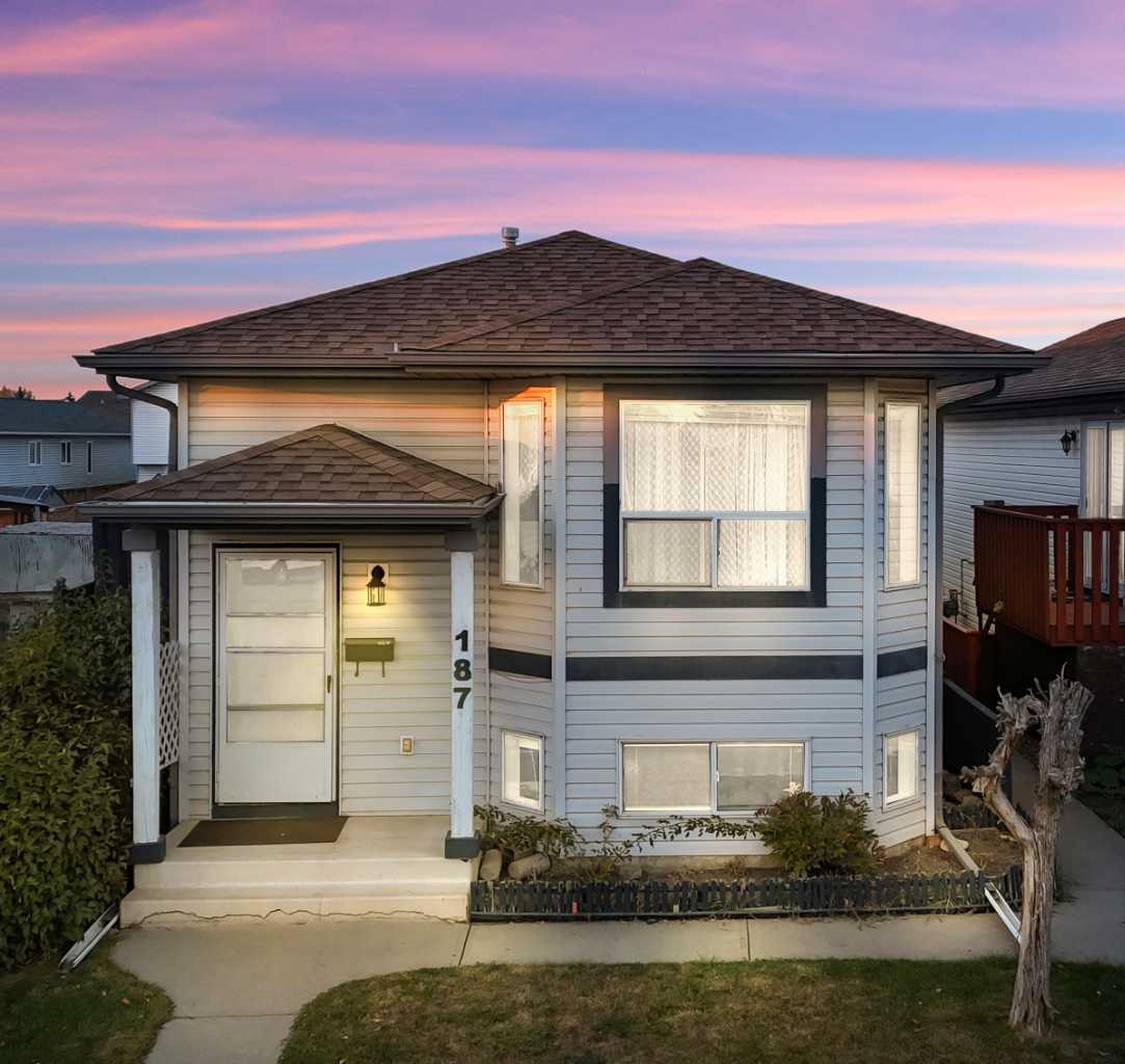 187 Applebrook Cir SE, Calgary, AB T2A 7T3