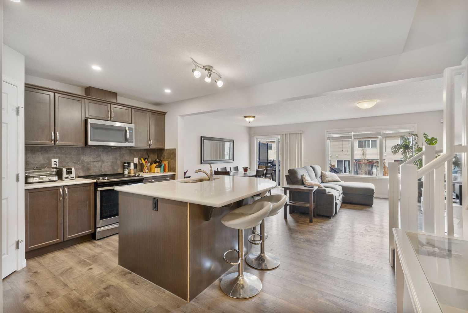234 Hillcrest Sq SW, Airdrie, AB T4B 4B3