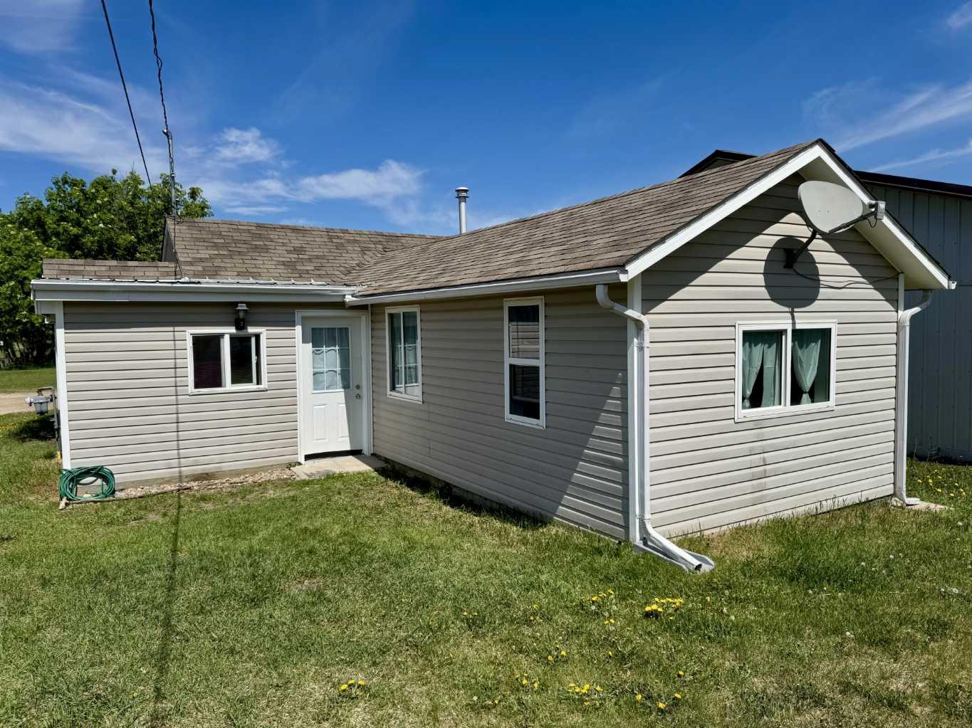 18 Railway Ave E, St. Walburg, SK S0M 2T0