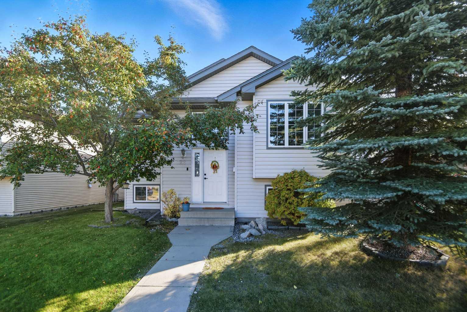 122 Dubois Cres, Red Deer, AB T4R 3H9
