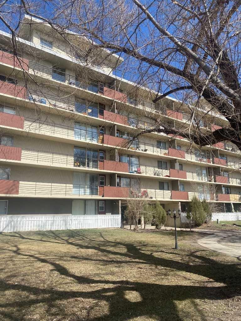 4700 55 Street Unit 401, Red Deer, AB T4N 2H8