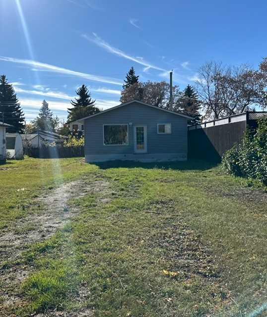 9 Avenue Unit 733, Wainwright, AB T9W 1H7
