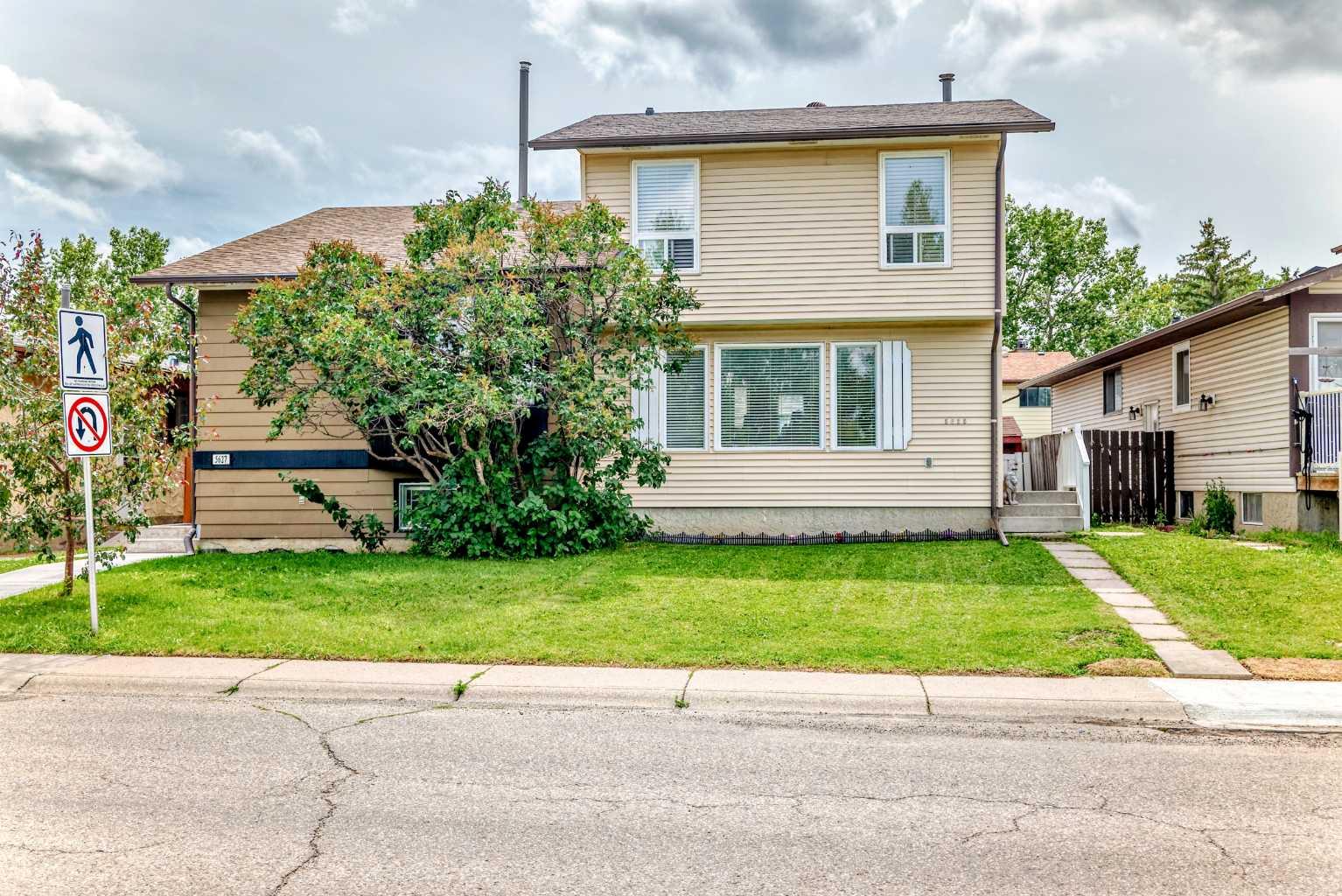 5625 Templehill Rd NE, Calgary, AB T1Y 4C1