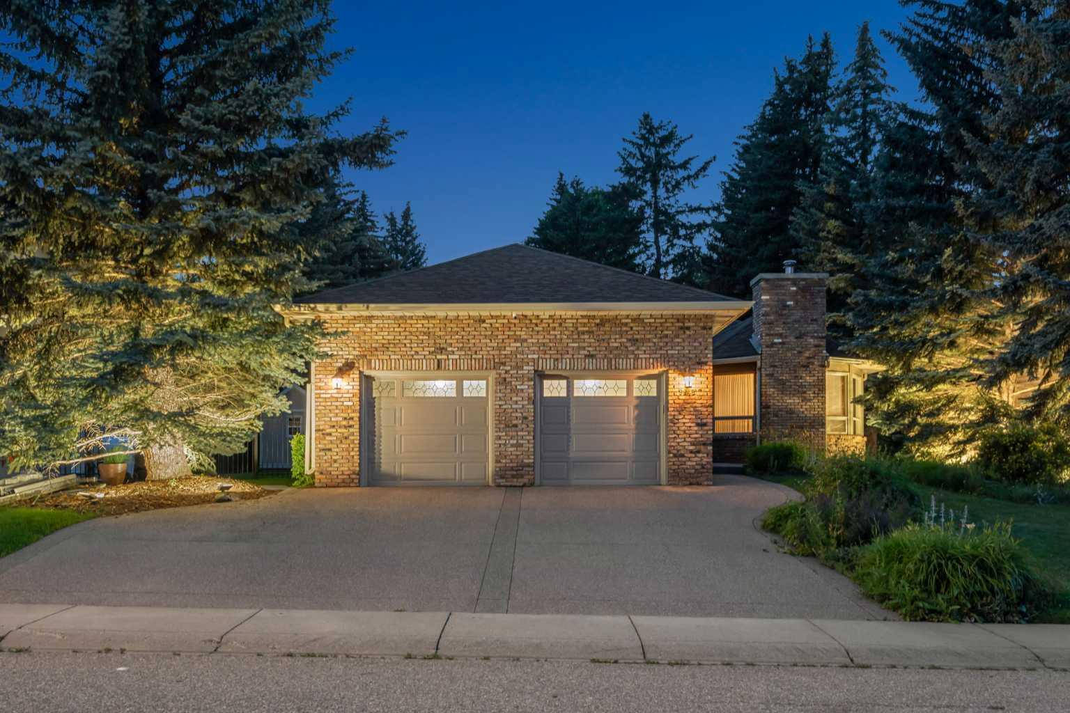 9948 Patton Rd SW, Calgary, AB T2V 5G1