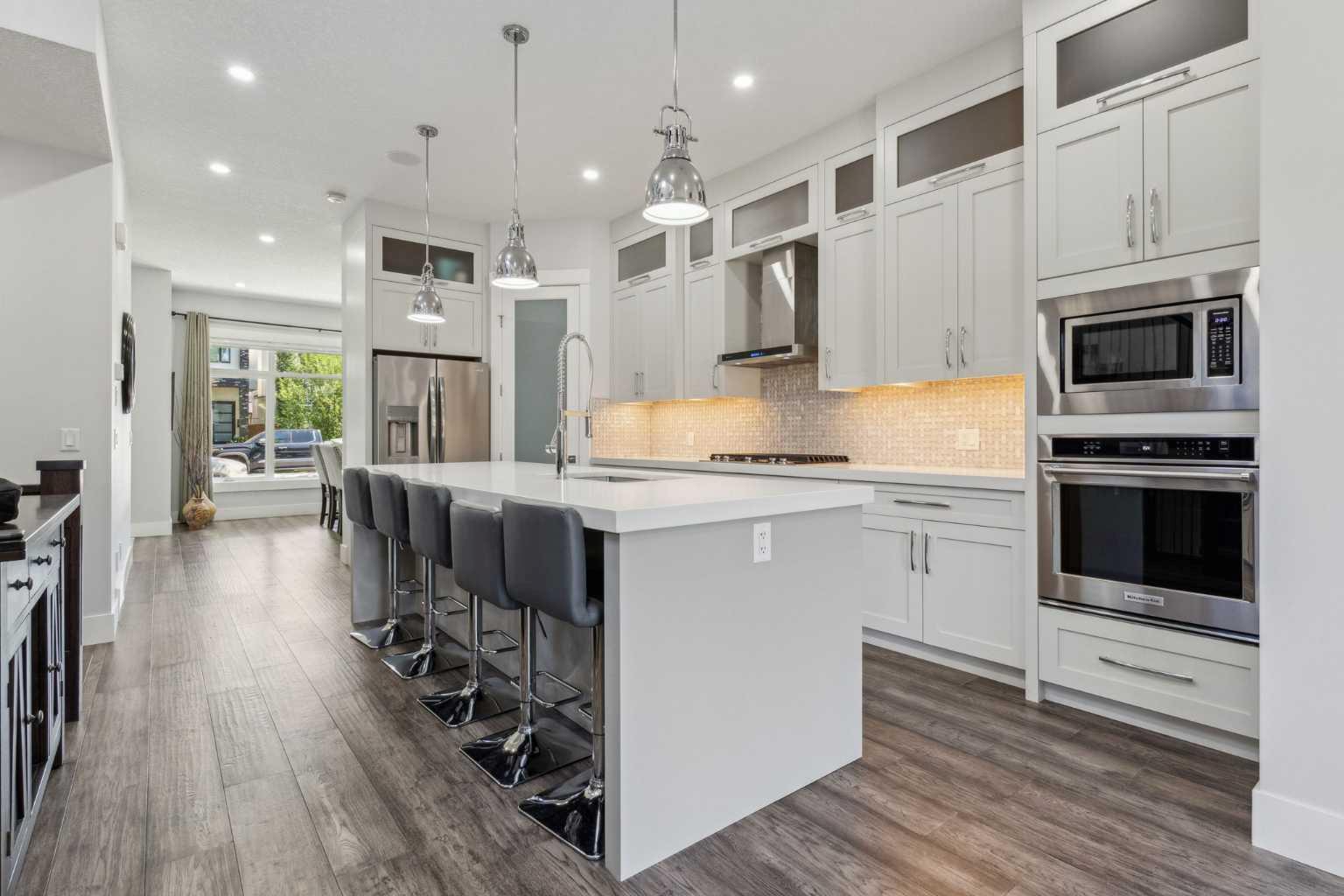 41 Street Sw Unit 3717, Calgary, AB T3E 3L6