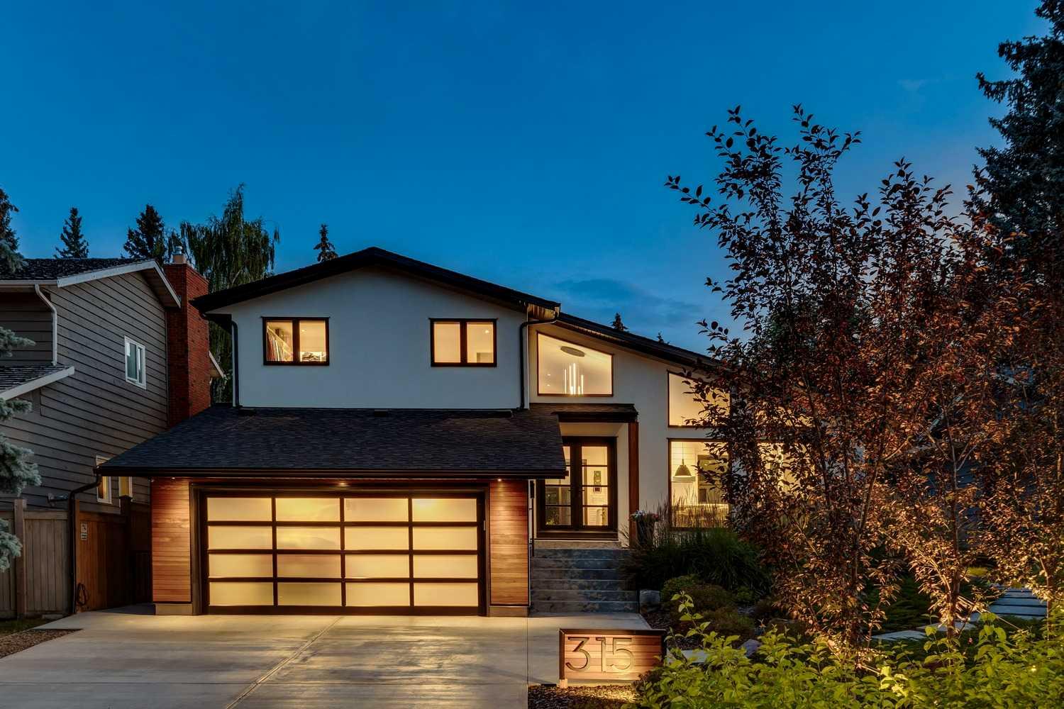 315 Oakside Cir SW, Calgary, AB T2V 4T5