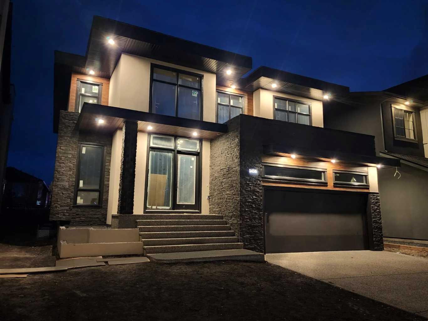 1436 Coopers Lndg SW, Airdrie, AB T4B 0G6