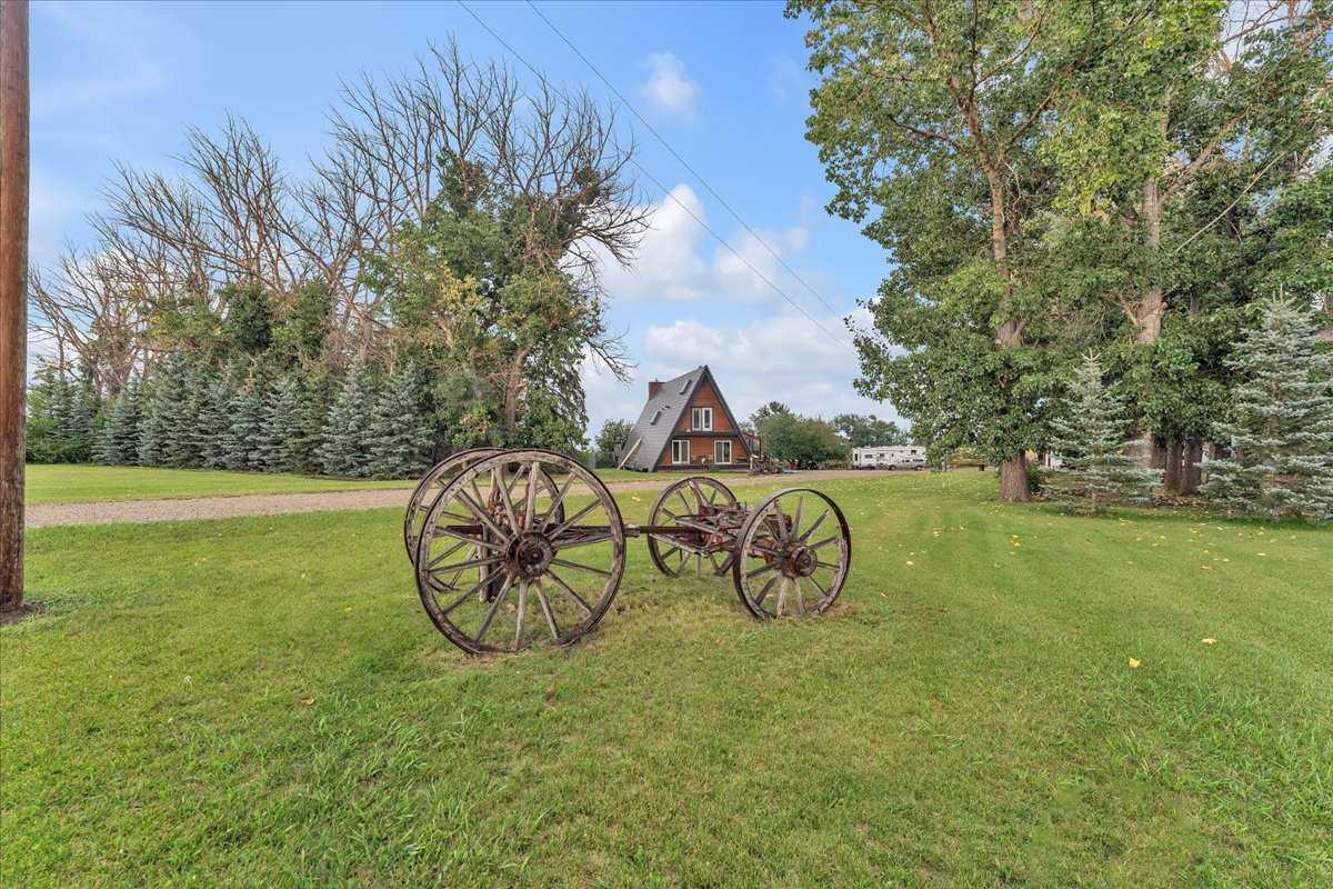 241037 Rge Rd 241, Rural Wheatland County, AB T1P 2C3