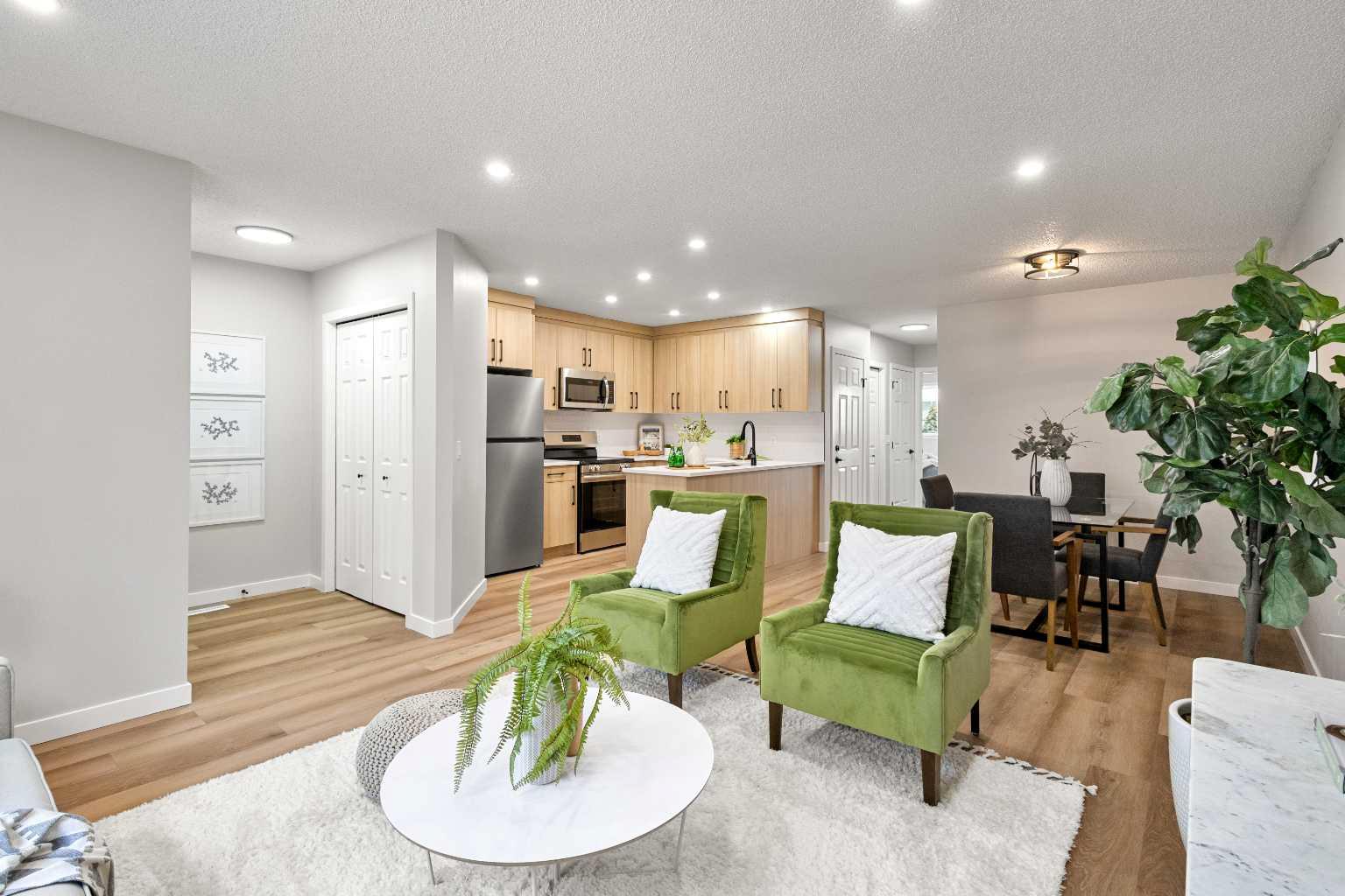 13 Appleside Close SE, Calgary, AB T2A 7T7