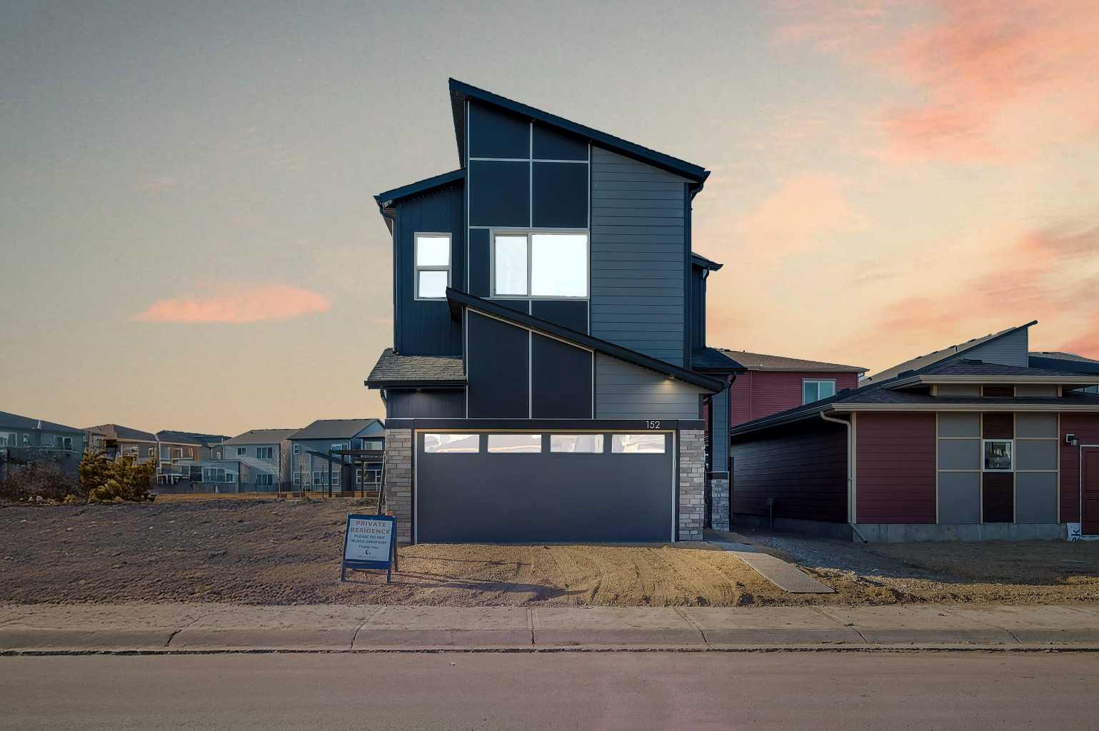 152 Wolf Hollow Mnr SE, Calgary, AB T2X 5R9