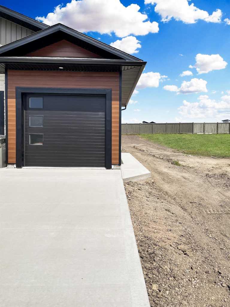 10522 131 Avenue, Grande Prairie, AB T8X 0A9