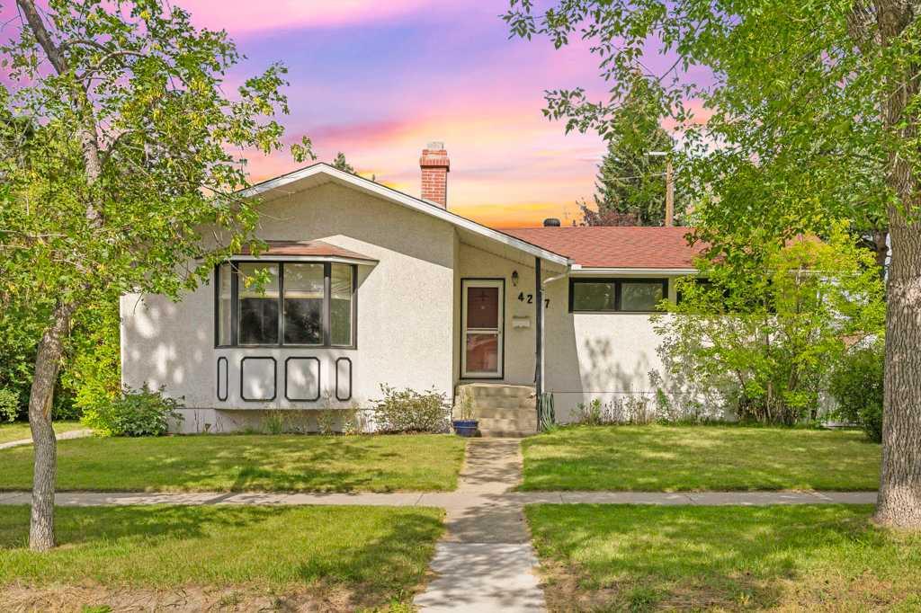 4207 Brisebois Dr NW, Calgary, AB T2L 2G1