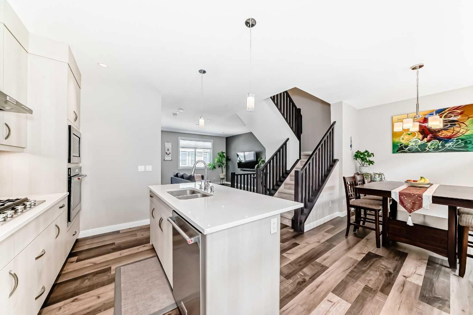 209 Wentworth Row SW, Calgary, AB T3H 1Y1
