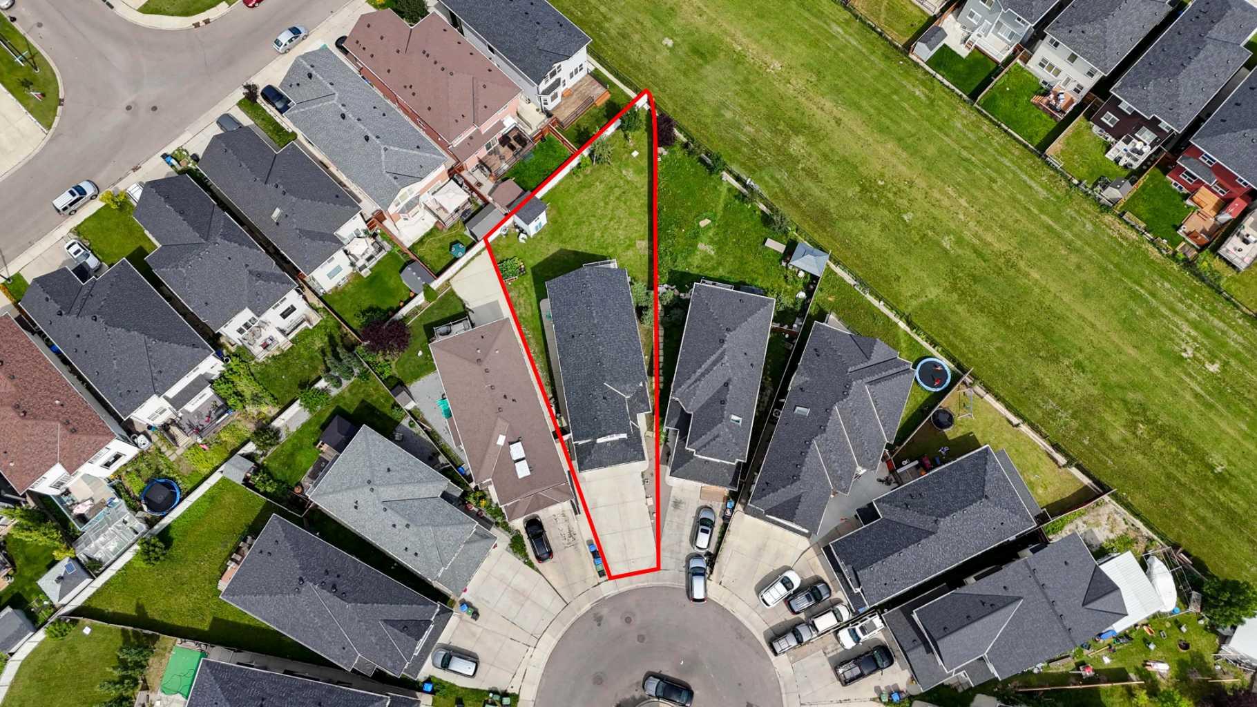 27 Taralake Mews NE, Calgary, AB T3J 0H9