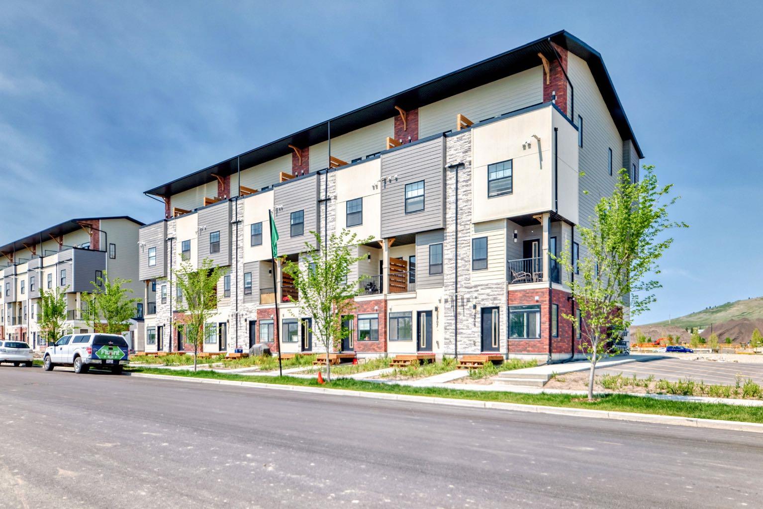 156 Park Street Unit 309, Cochrane, AB T4C 3H3