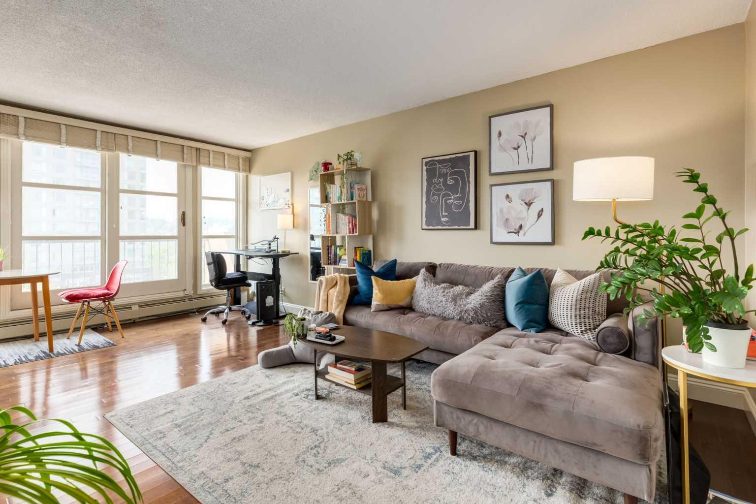733 14 Avenue Sw Unit 706, Calgary, AB T2R 0N3