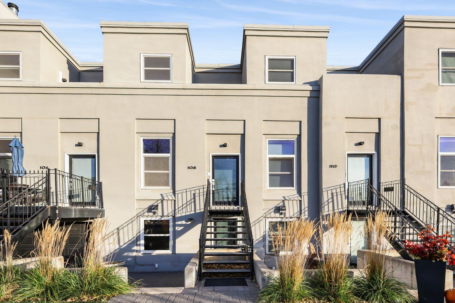 18 Avenue Se Unit 108, Calgary, AB T2G 1K8