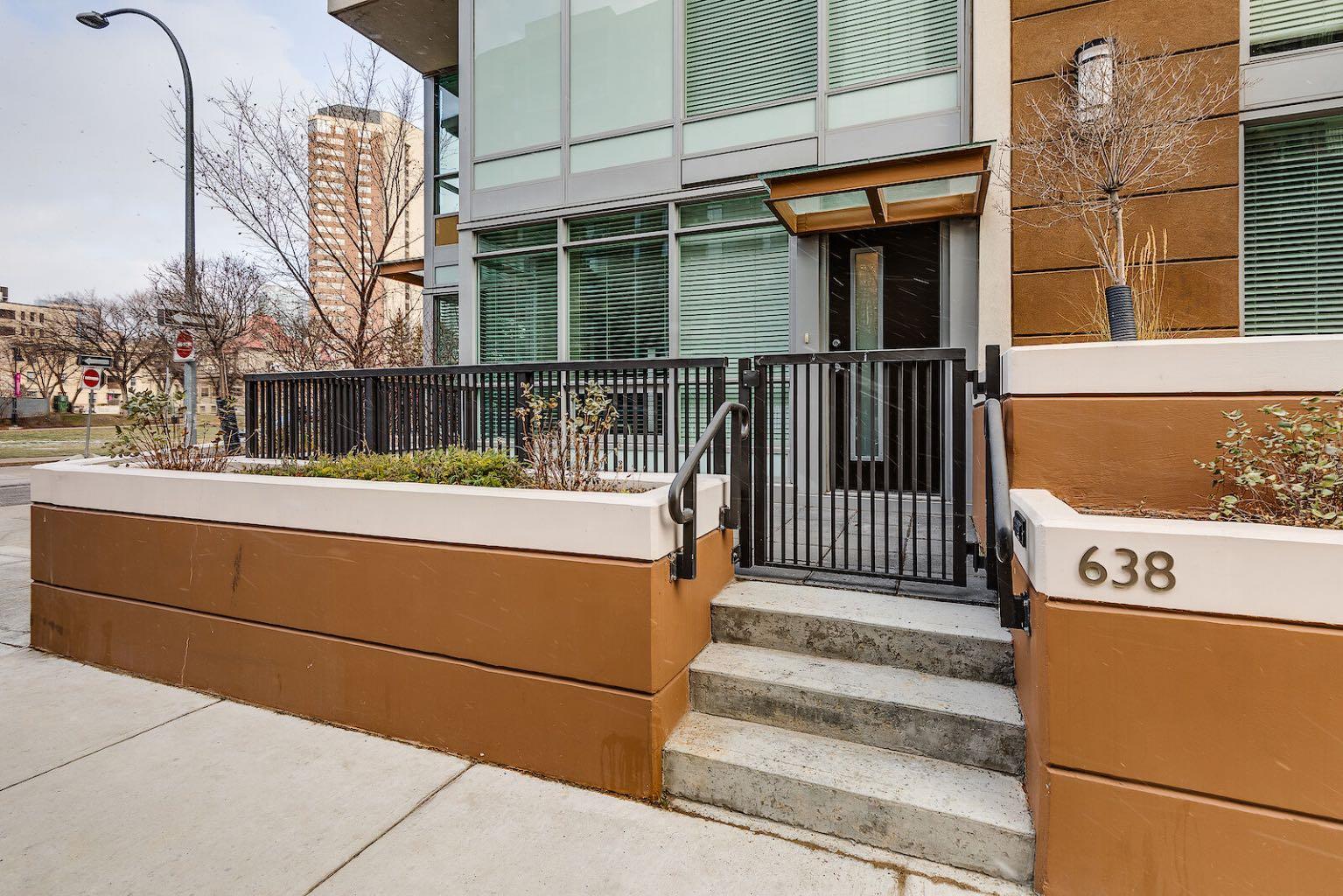 14 Avenue Sw Unit 638, Calgary, AB T2R 0M8