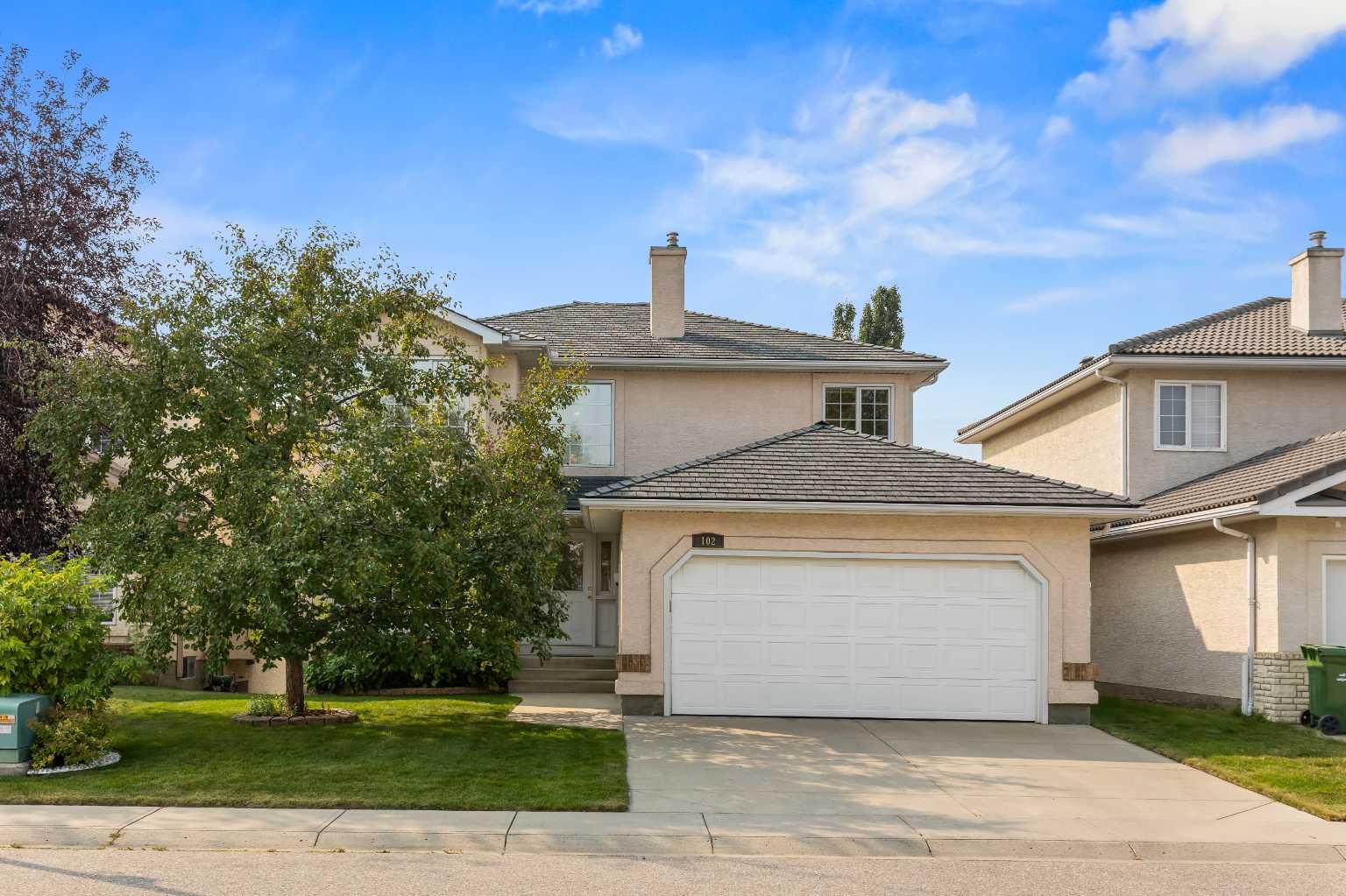 102 Hampstead Close NW, Calgary, AB T3A 5J1