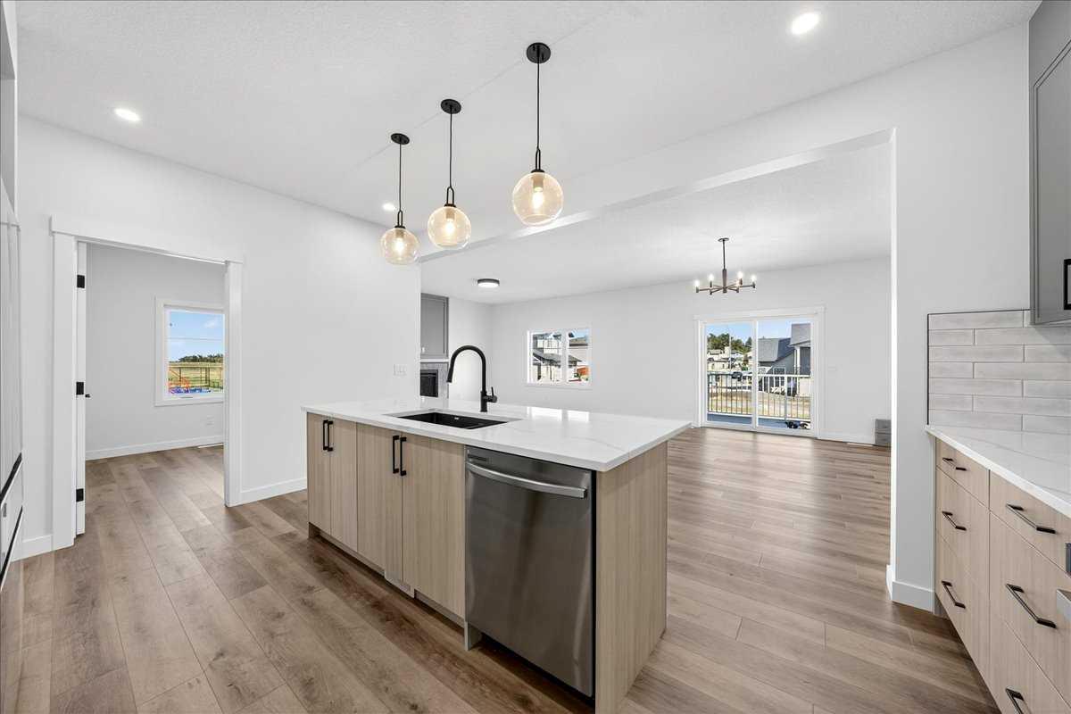 11 Lakewood Pt, Strathmore, AB T1P 0G7