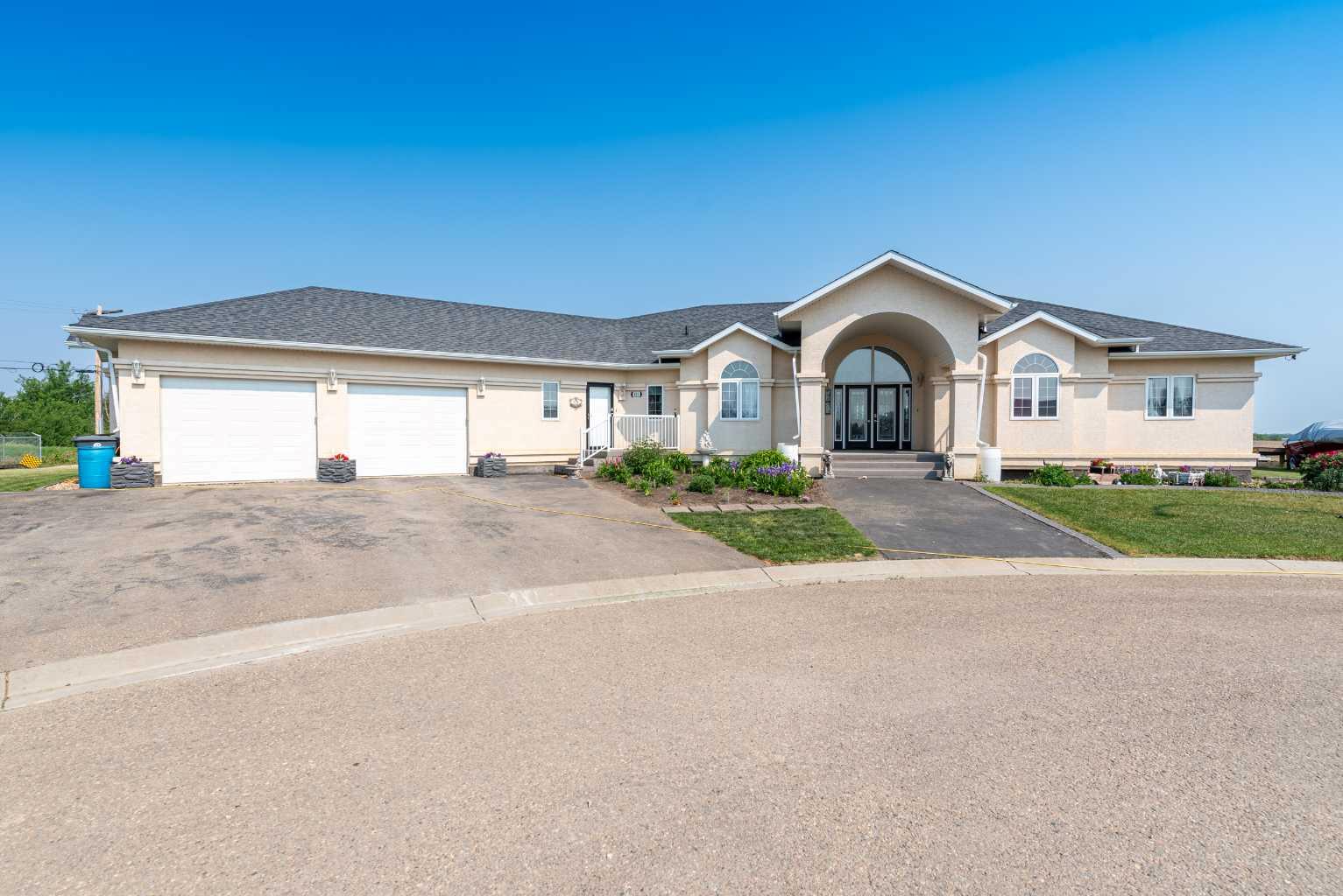 612 2 Street East, Maidstone, SK S0M 1M0