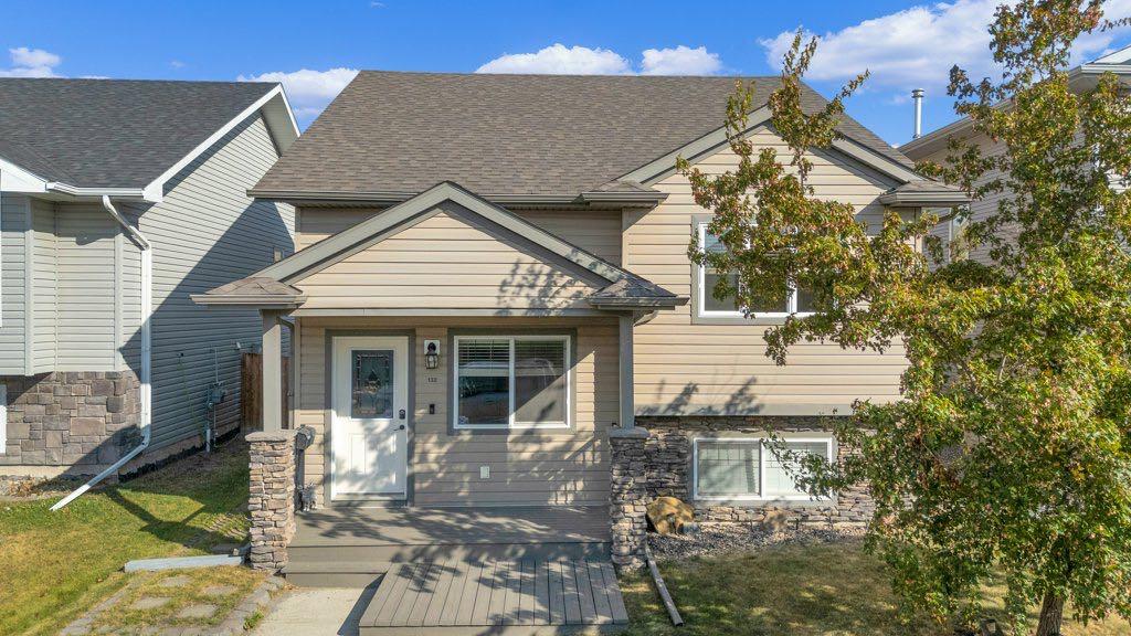 132 Vickers Close, Red Deer, AB T4R 0C8