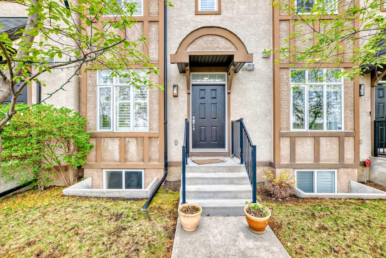 199 Mckenzie Towne Dr SE, Calgary, AB T2Z 4P8