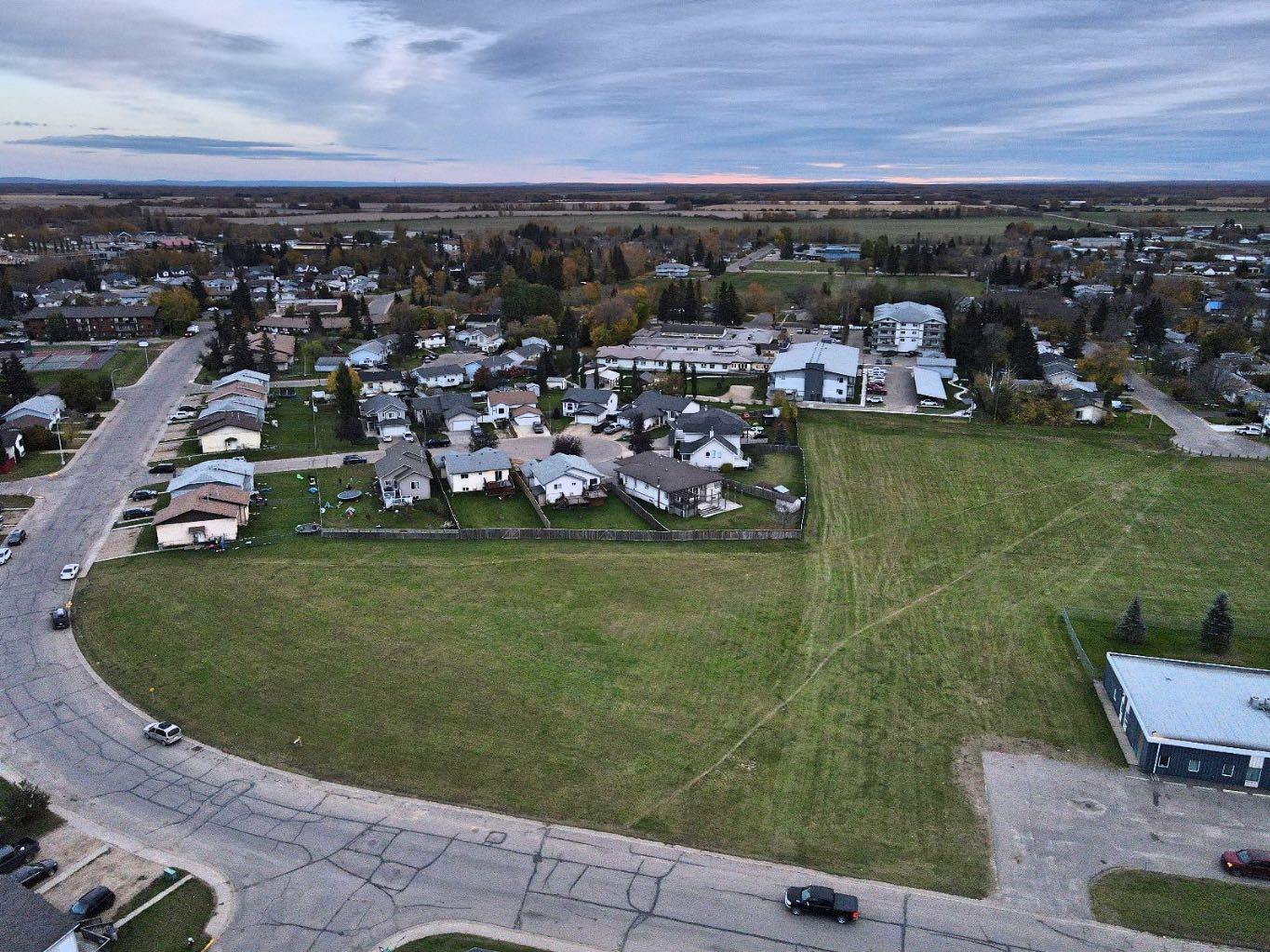 5716 Evergreen Dr, High Prairie, AB T0G 1E0